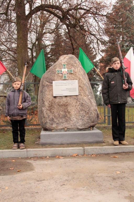 Odsłonięcie obelisku upamiętniającego poległych, pomordowanych i represjonowanych żołnierzy Batalionów Chłopskich i działaczy Ruchu Ludowego